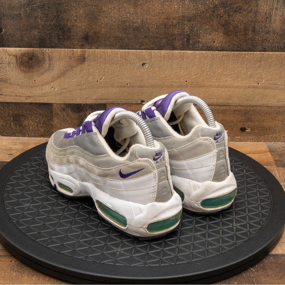 NIKE AIR MAX 95 WOLF GRAPE WOMENS ATHLETIC SHOES RETRO RUNNING TRAINER GRAY SZ 7 - Picture 10 of 13